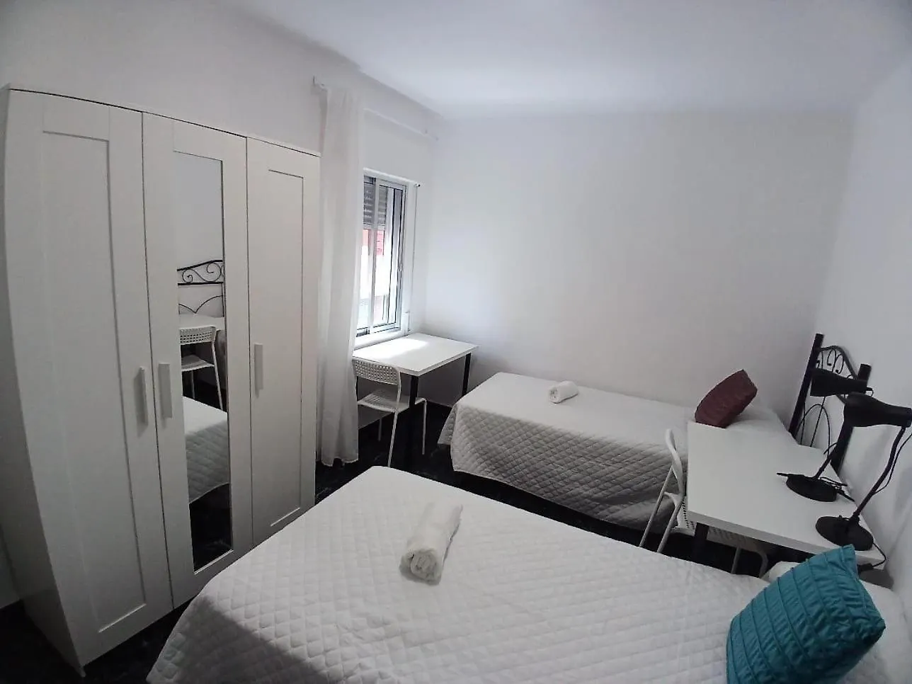 Budget And Lovely Rooms Macarena F Seville 0*,